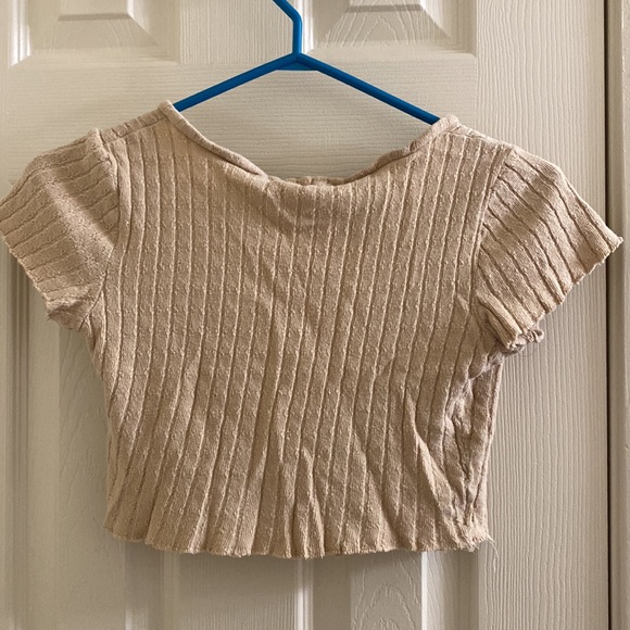 Beige very cropped urban outfitters tee - Picture 3 of 3
